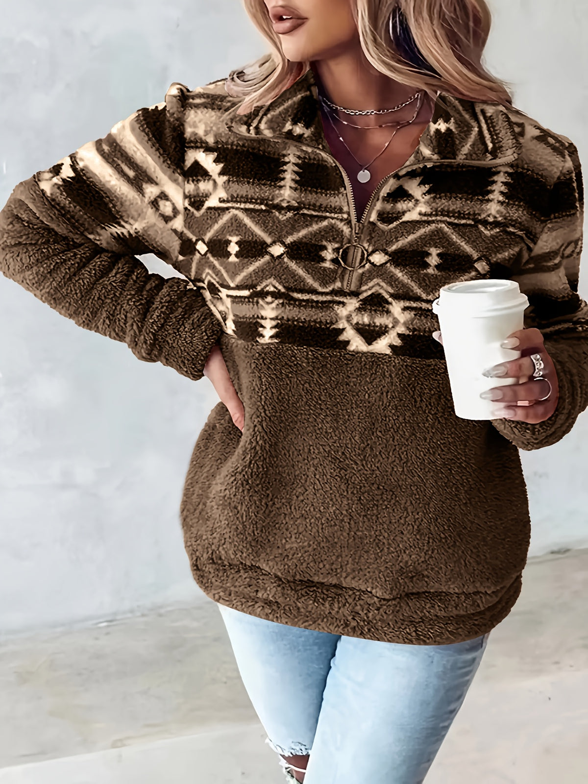 BEAUMONT NICE | SWEAT-SHIRT À MI-ZIP EN MOTIF GÉOMÉTRIQUE POUR FEMMES