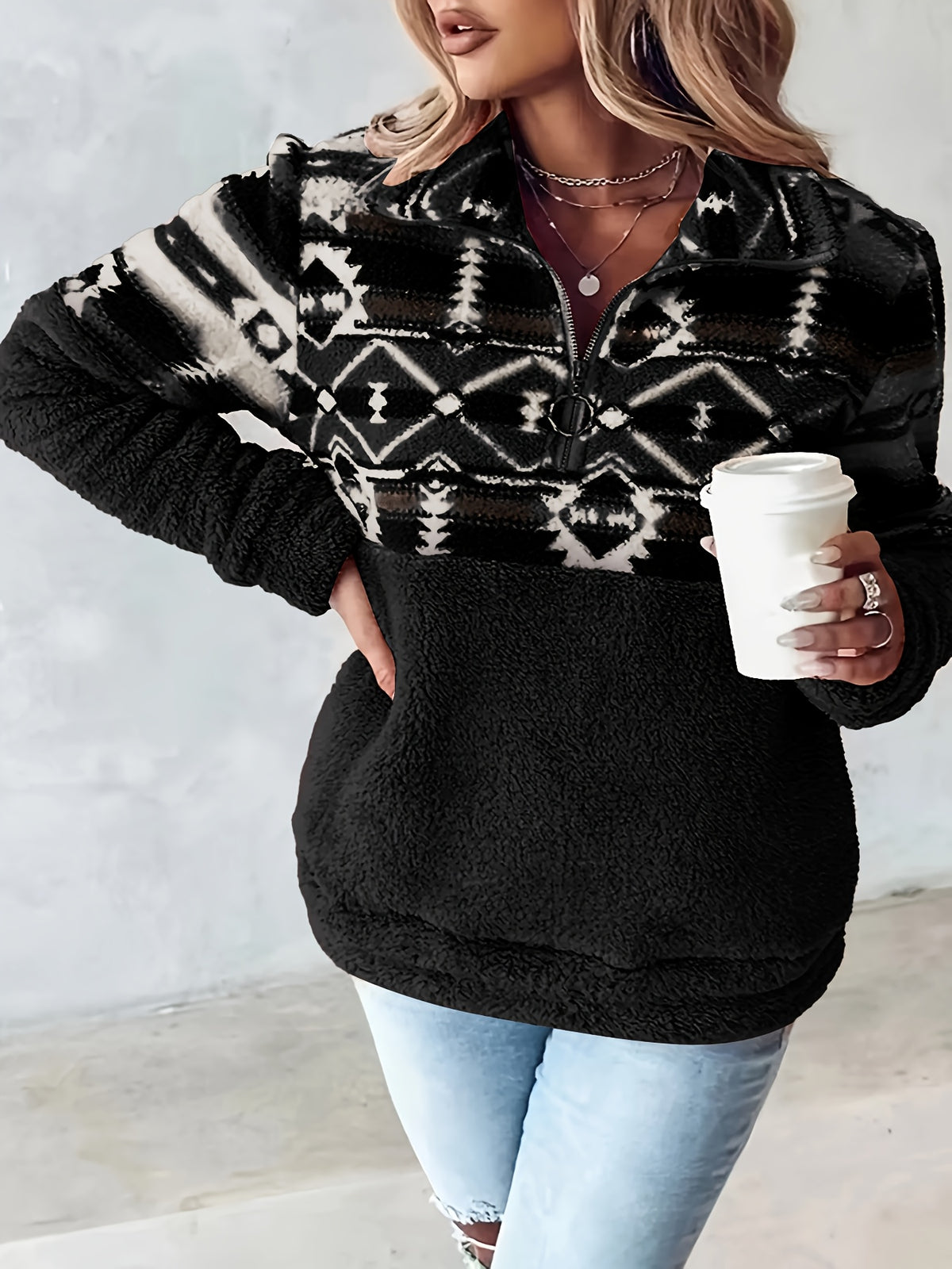 BEAUMONT NICE | SWEAT-SHIRT À MI-ZIP EN MOTIF GÉOMÉTRIQUE POUR FEMMES